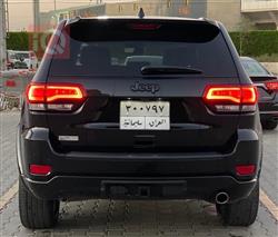 جیپ گراند شیرۆکی